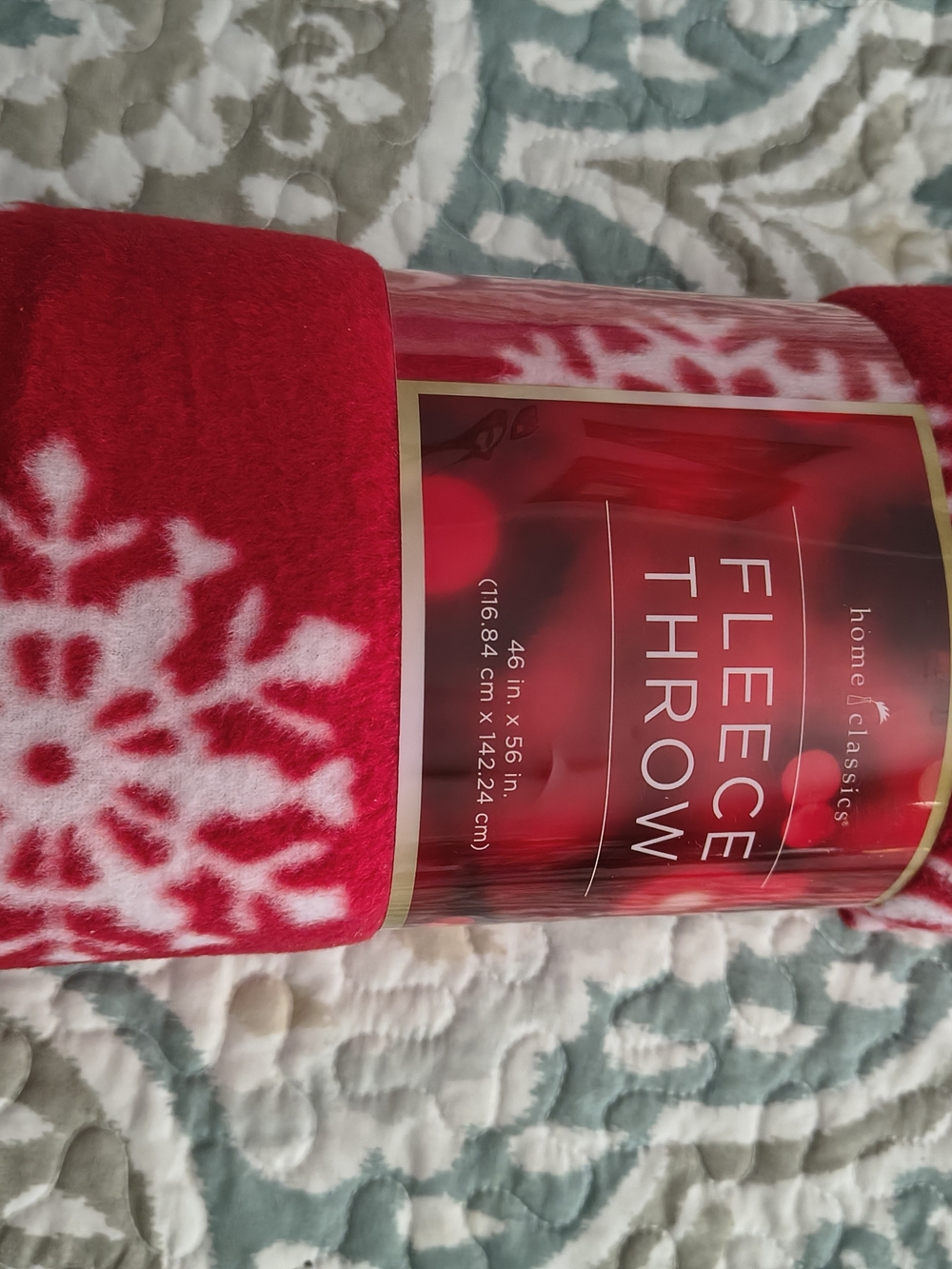 Home Classics Red Snowflake Fleece Throw Blanket